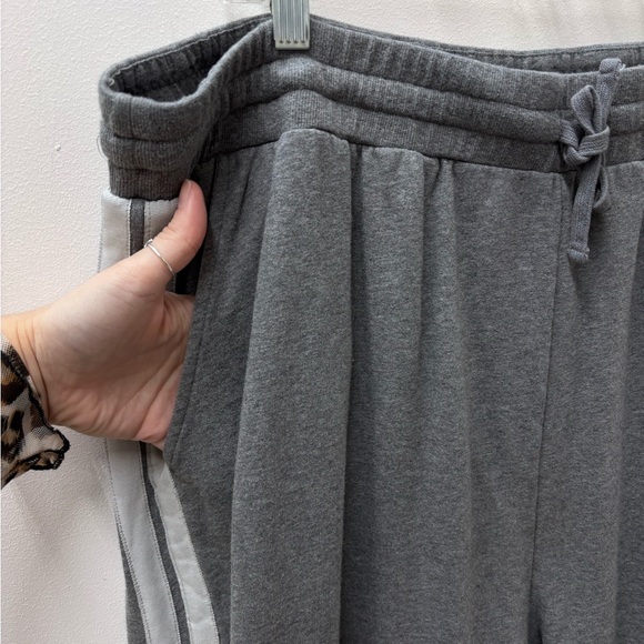 Johnny Was Griffin Wide Leg Ribbon Pant in Gray Floral Embroidery - Picture 6 of 12